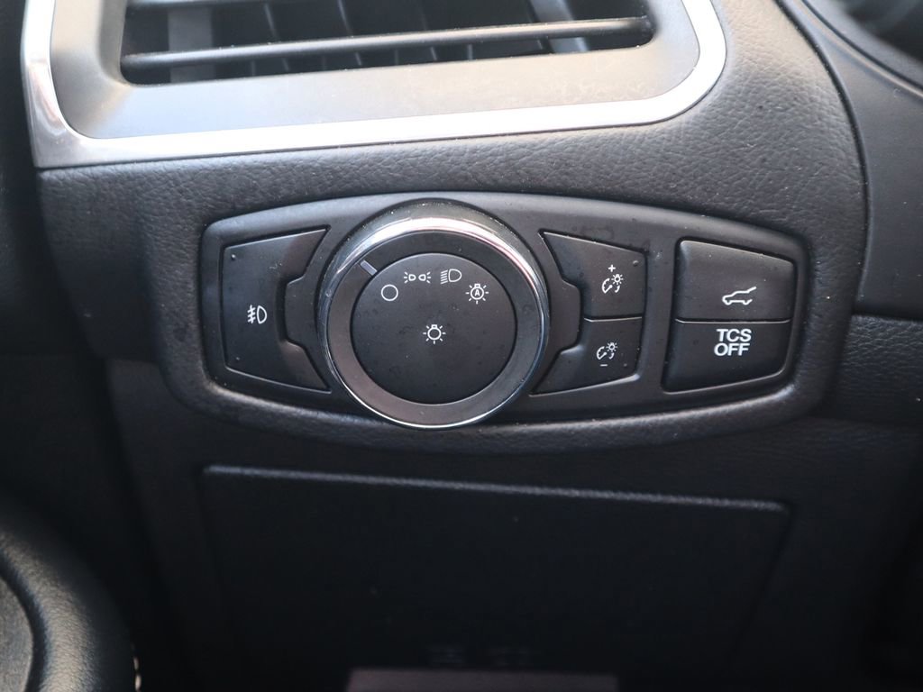 Used 2024 Ford Edge Titanium image 22