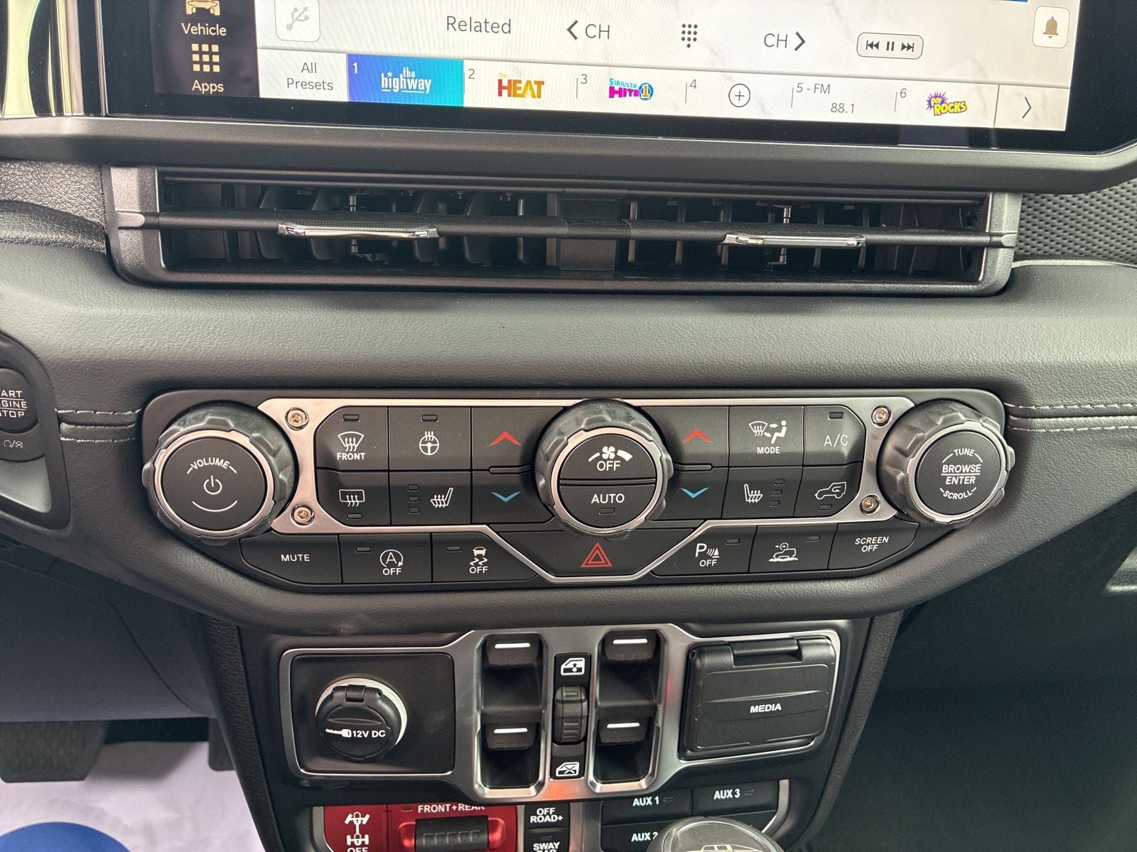 New 2026 Jeep Gladiator Rubicon AWD/4WD image 20