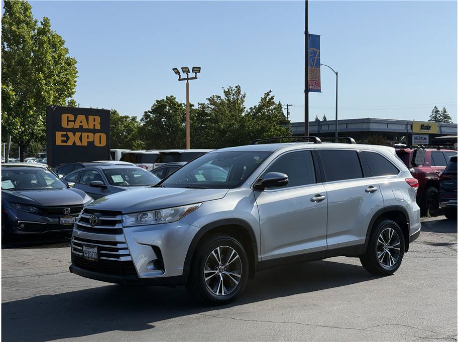 Used 2019 Toyota Highlander LE FWD image 24