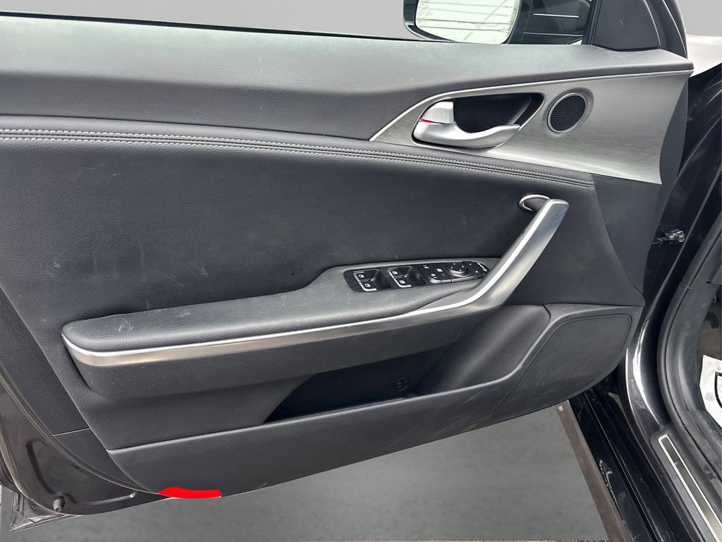 Used 2022 Kia Stinger GT1 image 23