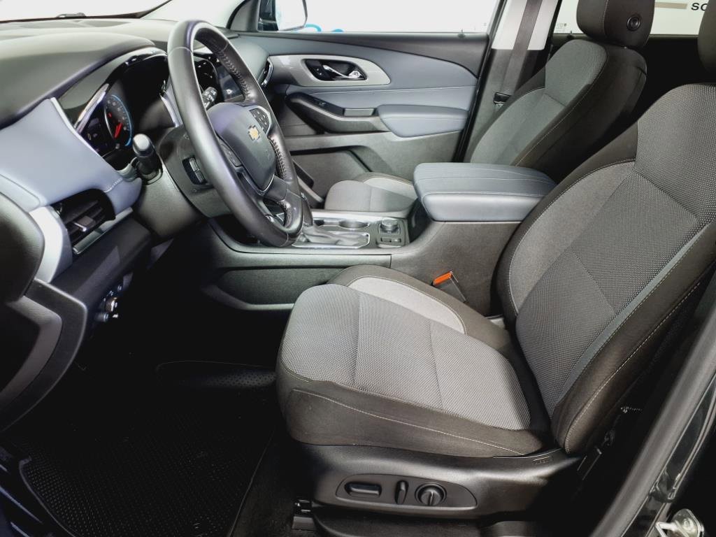 Used 2020 Chevrolet Traverse LT image 15