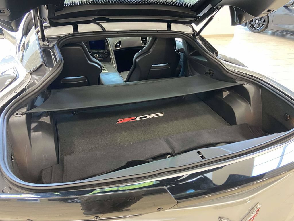 Used 2015 Chevrolet Corvette Z06 w/ 3LZ Preferred Equipment Group RWD image 15