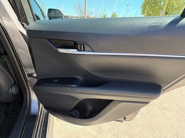 Used 2018 Toyota Camry SE image 29