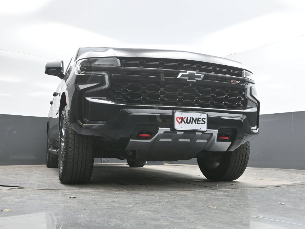 Used 2024 Chevrolet Suburban Z71 w/ Luxury Package AWD/4WD image 37