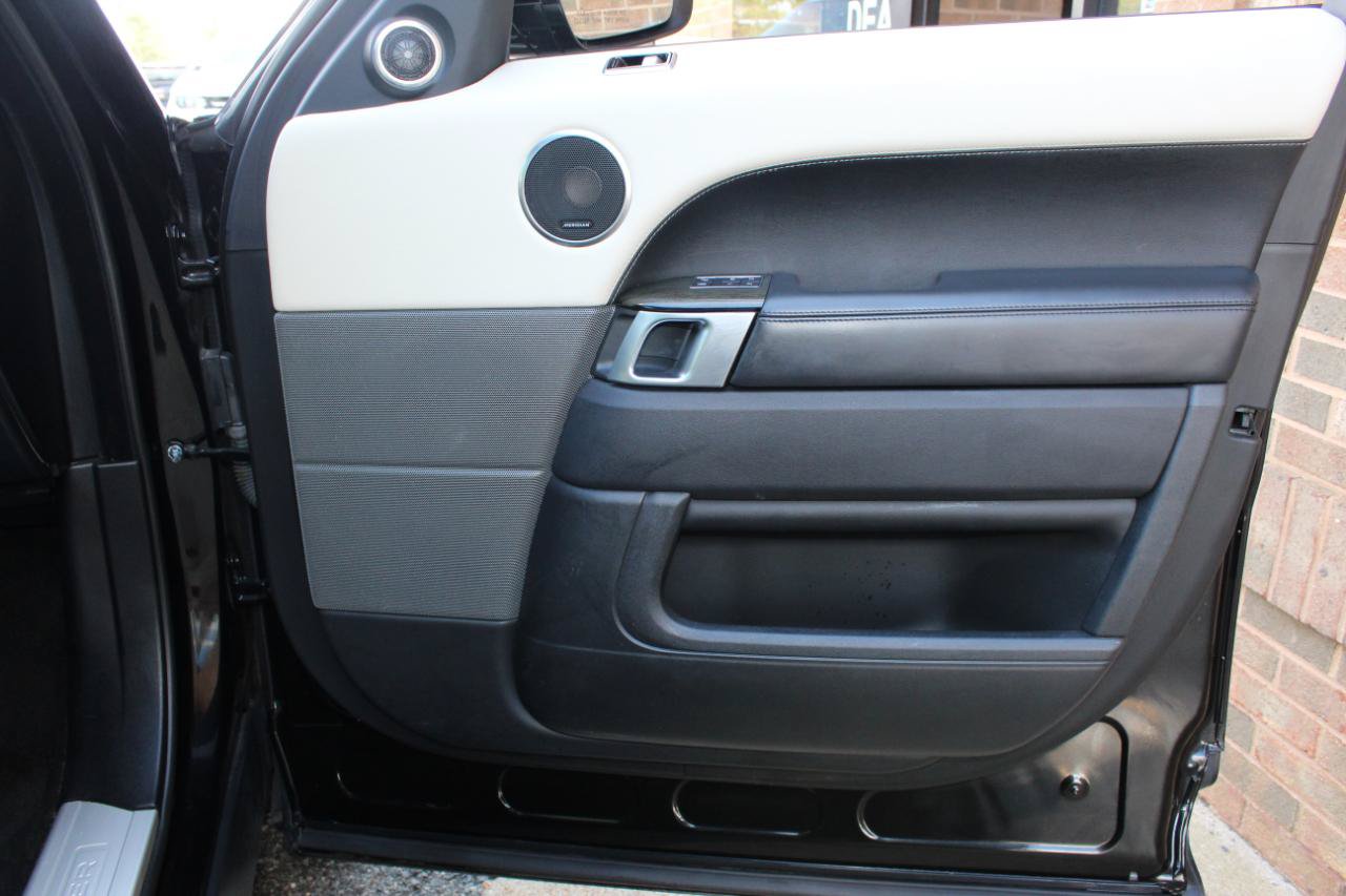 Used 2019 Land Rover Range Rover Sport HSE AWD/4WD image 18