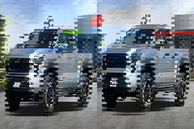 Used 2025 Toyota Tacoma TRD Off-Road image 9