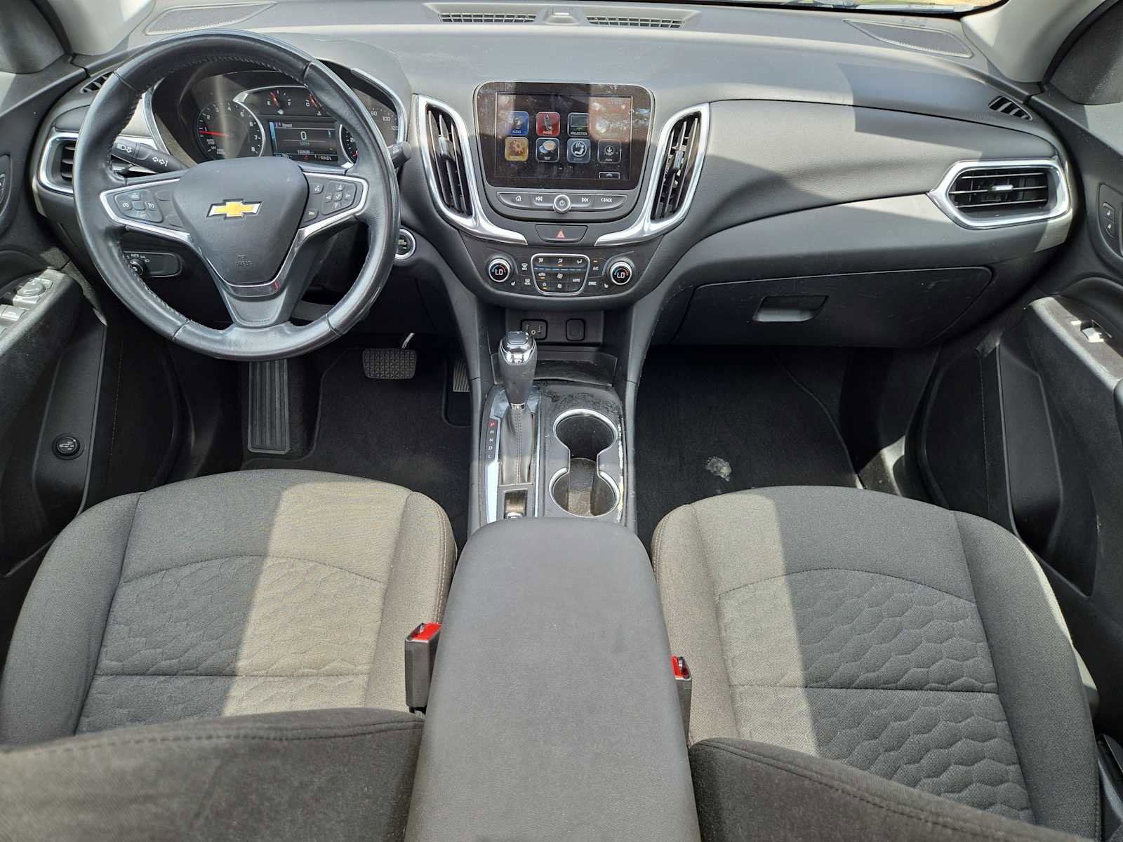 Used 2018 Chevrolet Equinox LT w/ Sun & Infotainment Package FWD image 16