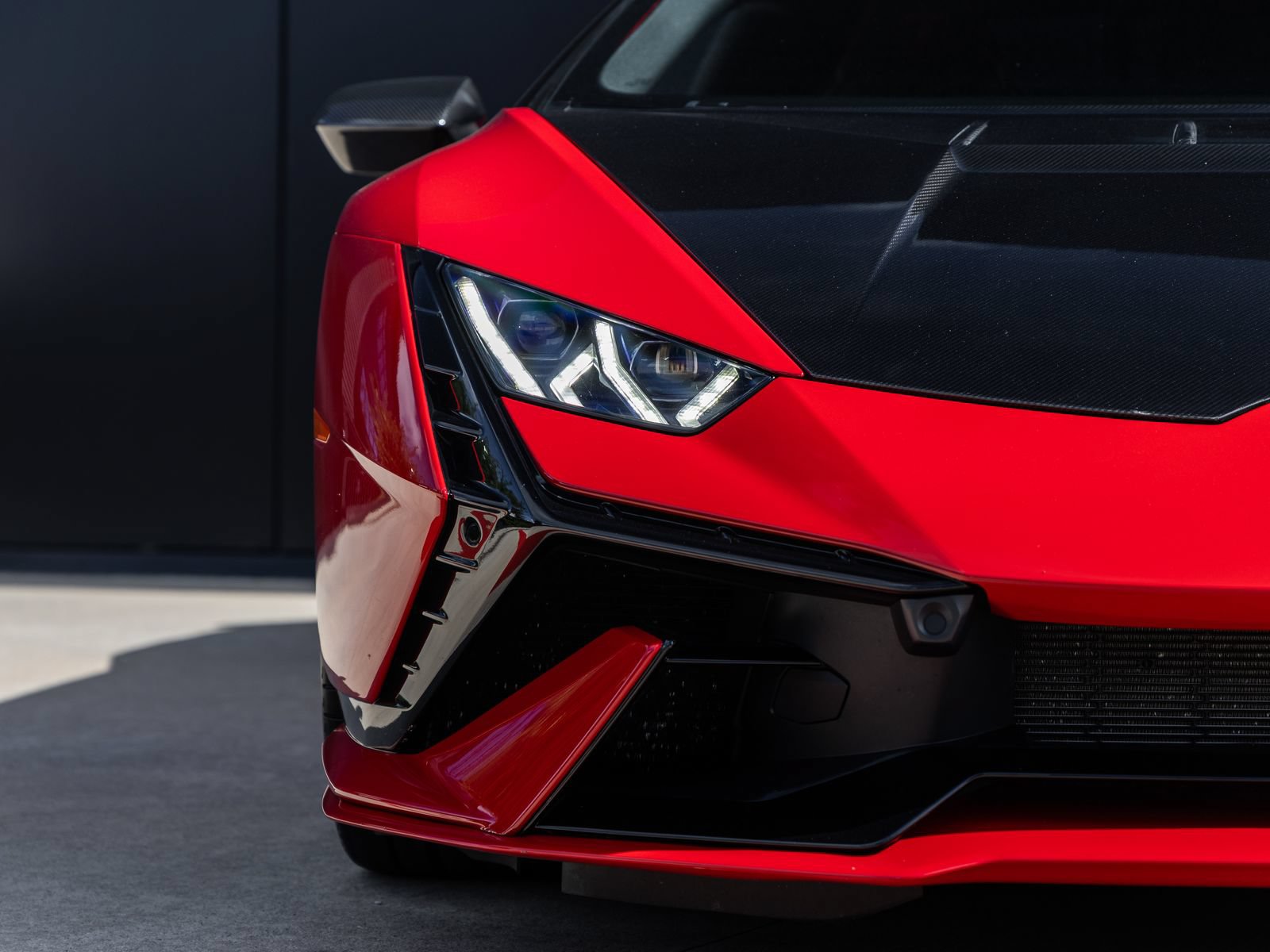 Used 2024 Lamborghini Huracan Tecnica RWD image 23