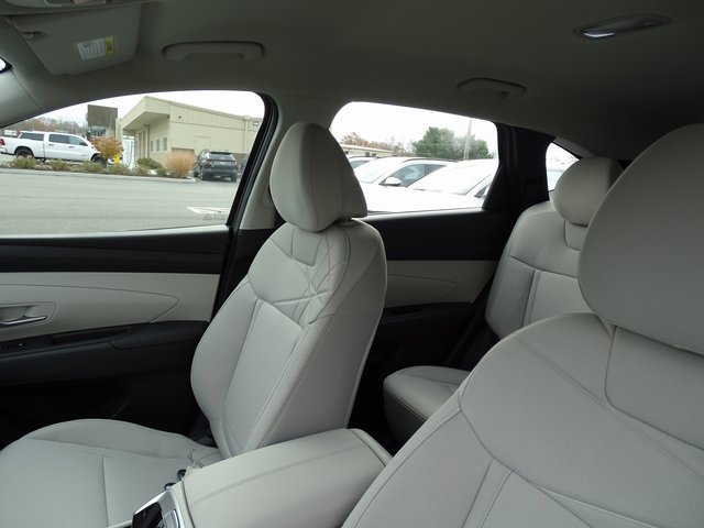 New 2026 Hyundai Tucson SE image 13