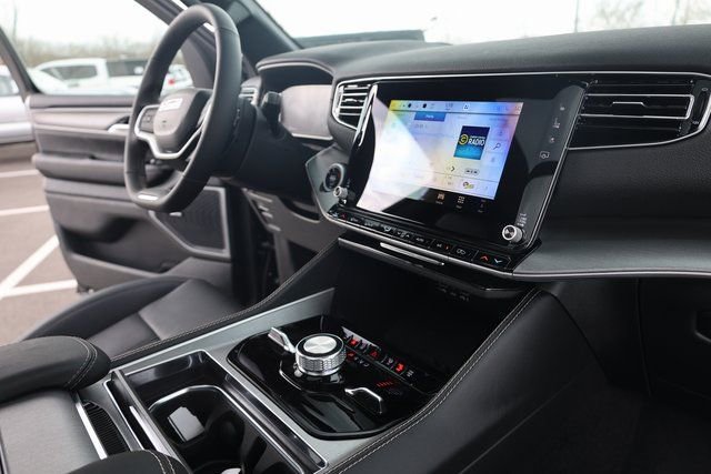 New 2025 Jeep Wagoneer Series II w/ Convenience Group I image 38