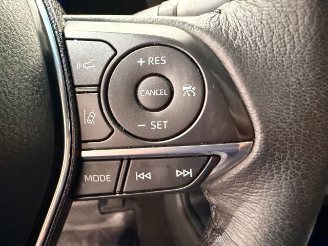 Used 2022 Toyota Avalon XLE w/ Moonroof Package image 42