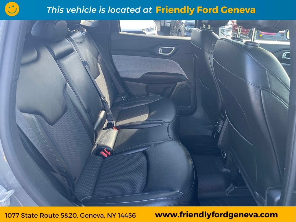 Used 2023 Jeep Compass Latitude w/ Convenience Group AWD/4WD image 29
