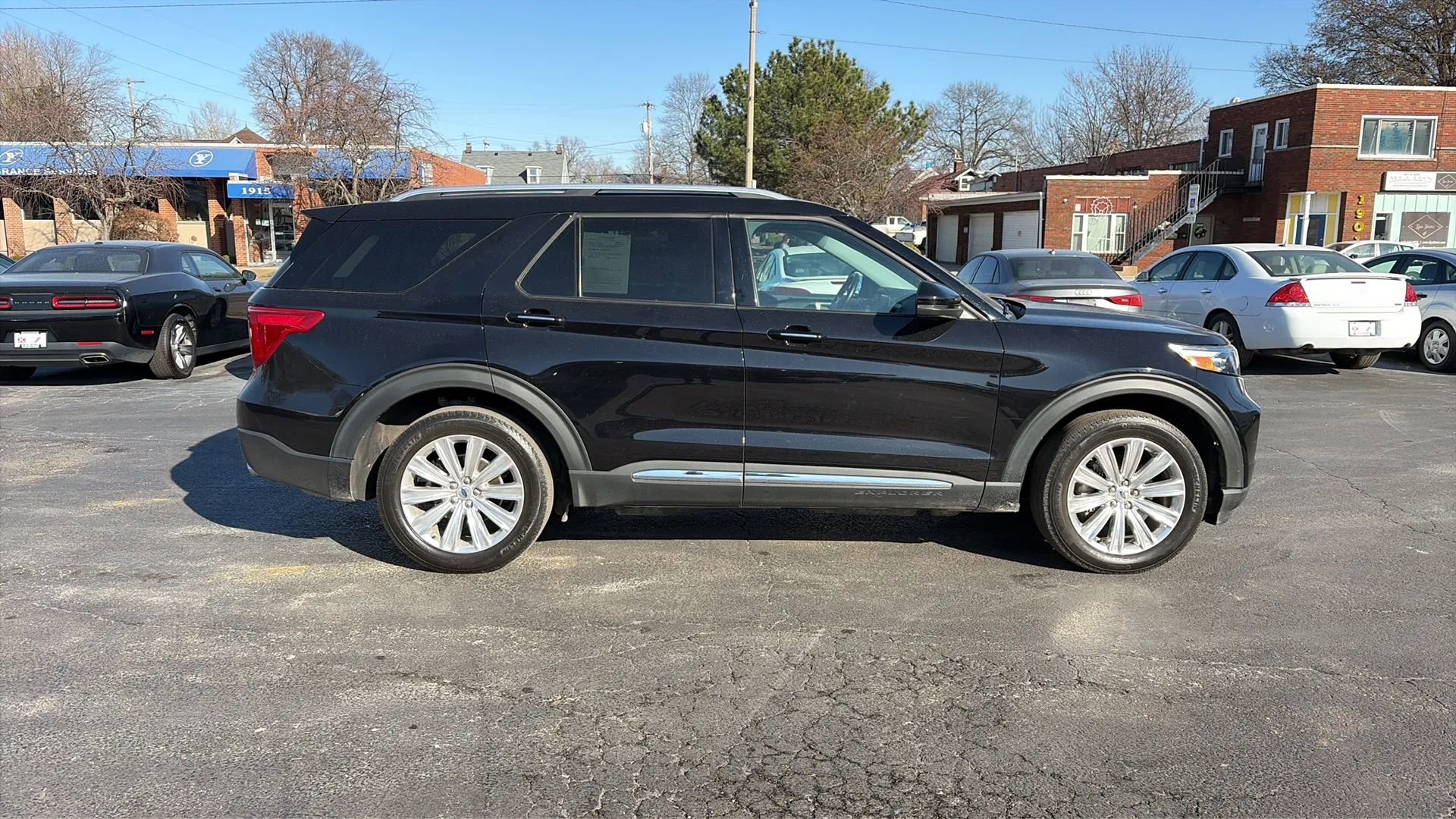 Used 2024 Ford Explorer Limited w/ Equipment Group 301A image 4