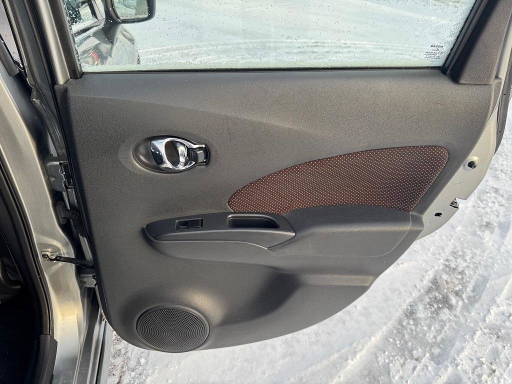 Used 2015 Nissan Versa Note SR w/ SR Tech Package image 28