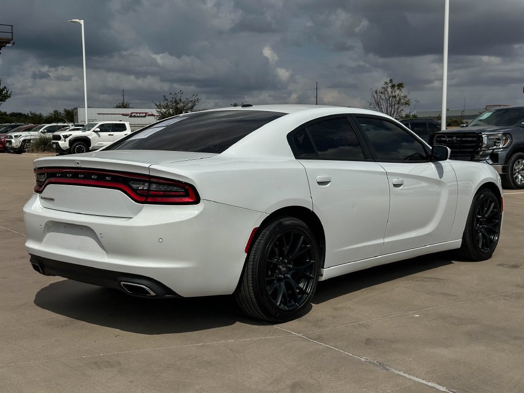 Used 2020 Dodge Charger SXT RWD image 3