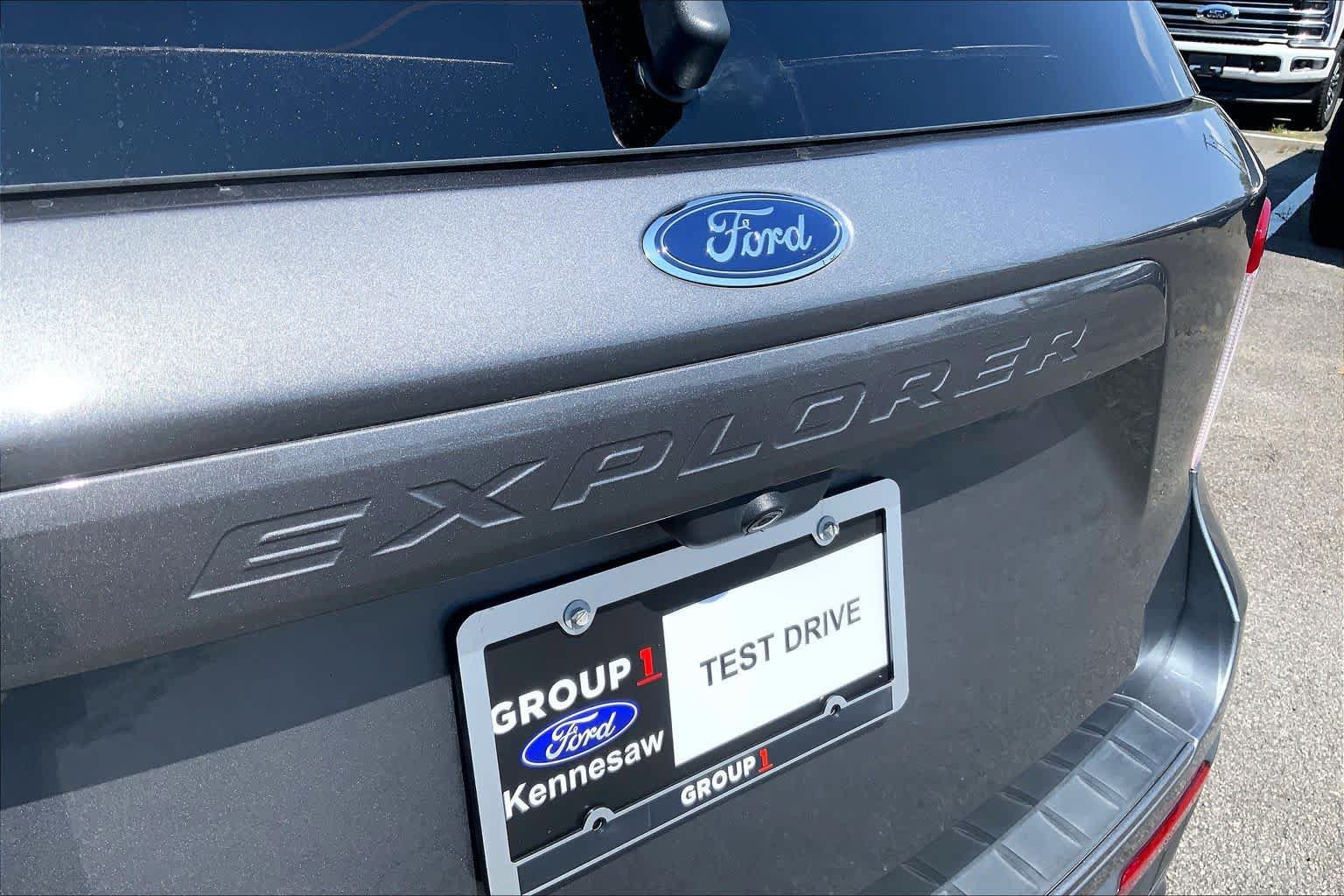 Used 2023 Ford Explorer XLT w/ Equipment Group 202A RWD image 30