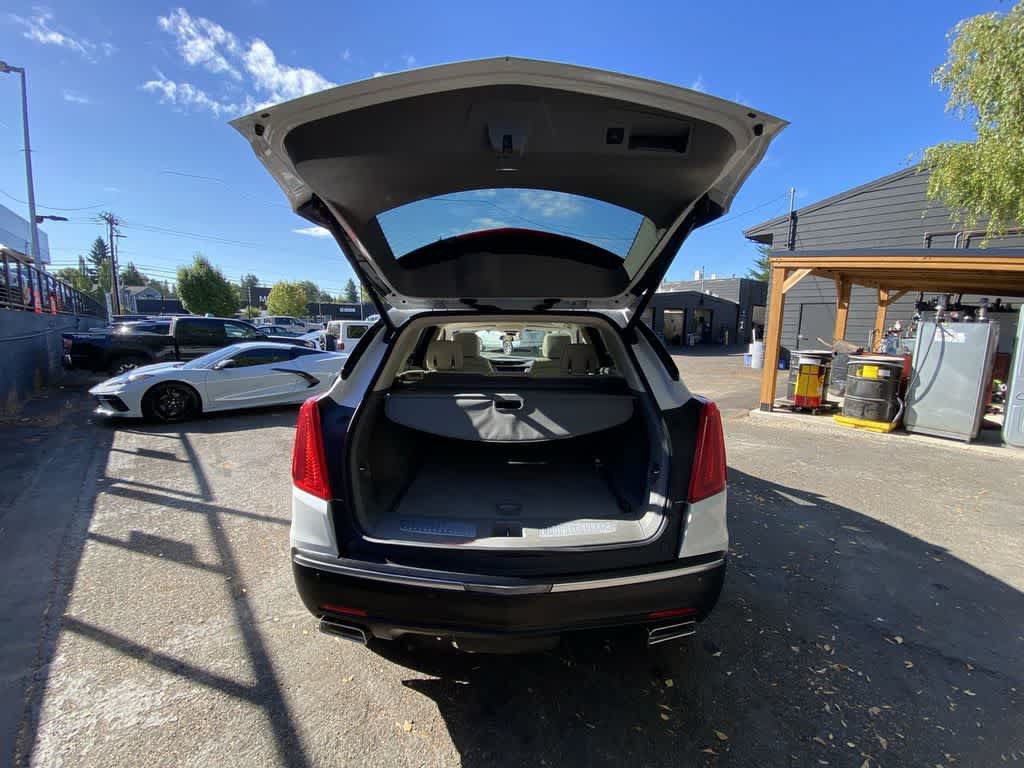 Used 2017 Cadillac XT5 Premium Luxury w/ Driver Assist Package AWD/4WD image 30