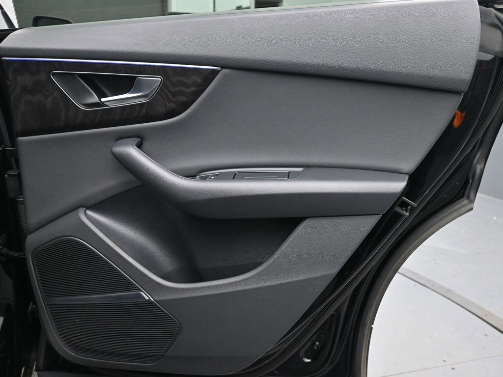 Used 2021 Audi Q8 Prestige w/ Prestige Package image 22