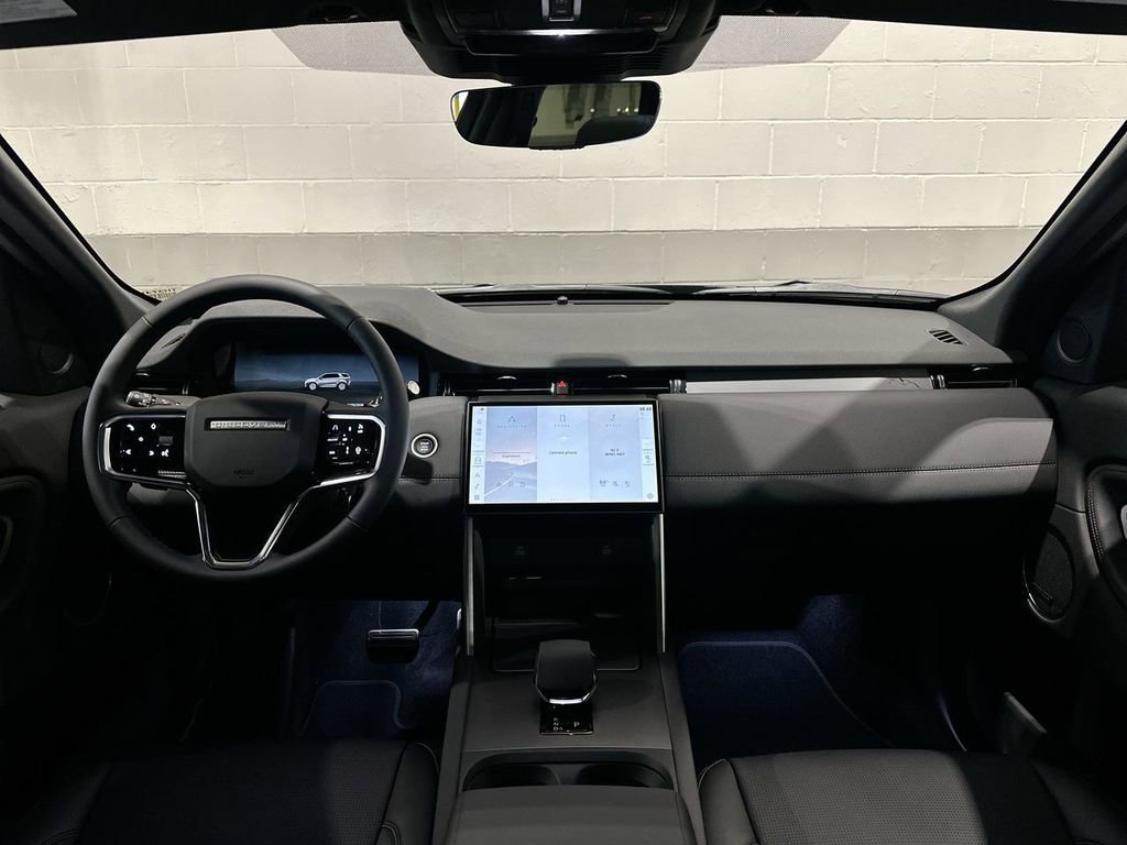 New 2026 Land Rover Discovery Sport Landmark image 8