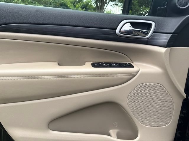 Used 2021 Jeep Grand Cherokee Laredo AWD/4WD image 40