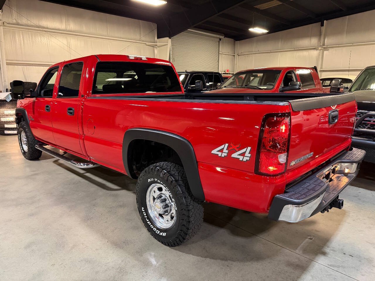 Used 2006 Chevrolet Silverado 3500 LT w/ Heavy-Duty Power Package AWD/4WD image 2