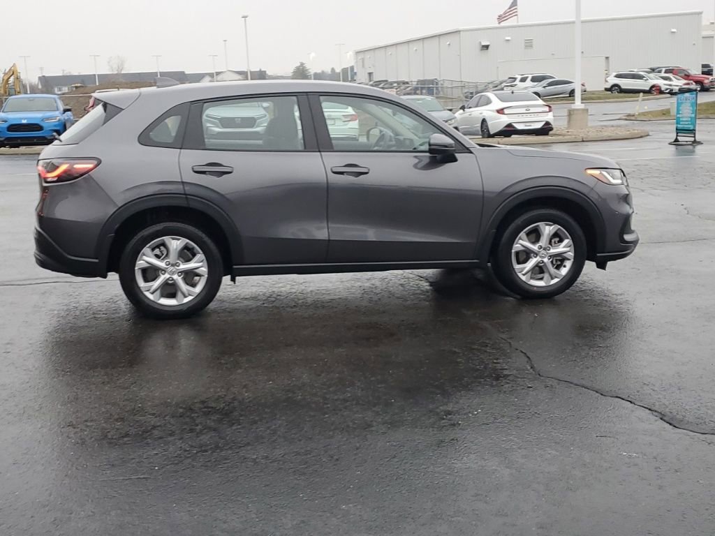 Certified 2023 Honda HR-V LX image 9