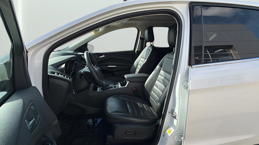 Used 2018 Ford Escape SEL w/ Ford Safe & Smart Package image 30