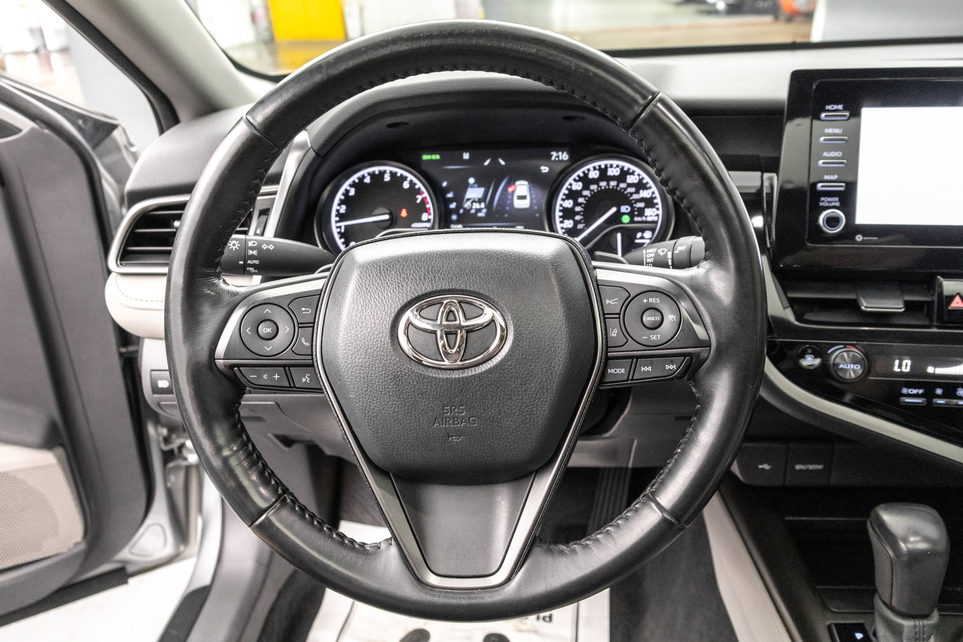 Used 2022 Toyota Camry SE w/ Cold Weather Package AWD/4WD image 24