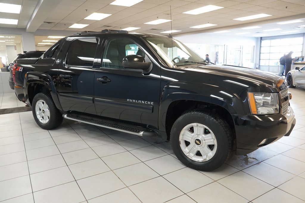 Used 2013 Chevrolet Avalanche LT w/ Suspension Package, Off-Road image 14