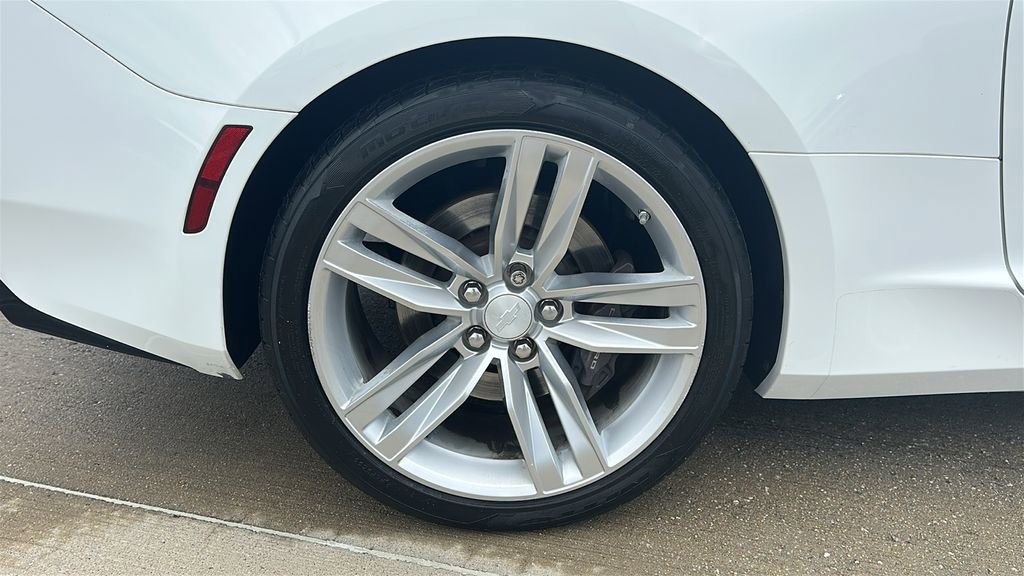 Used 2017 Chevrolet Camaro SS RWD image 17
