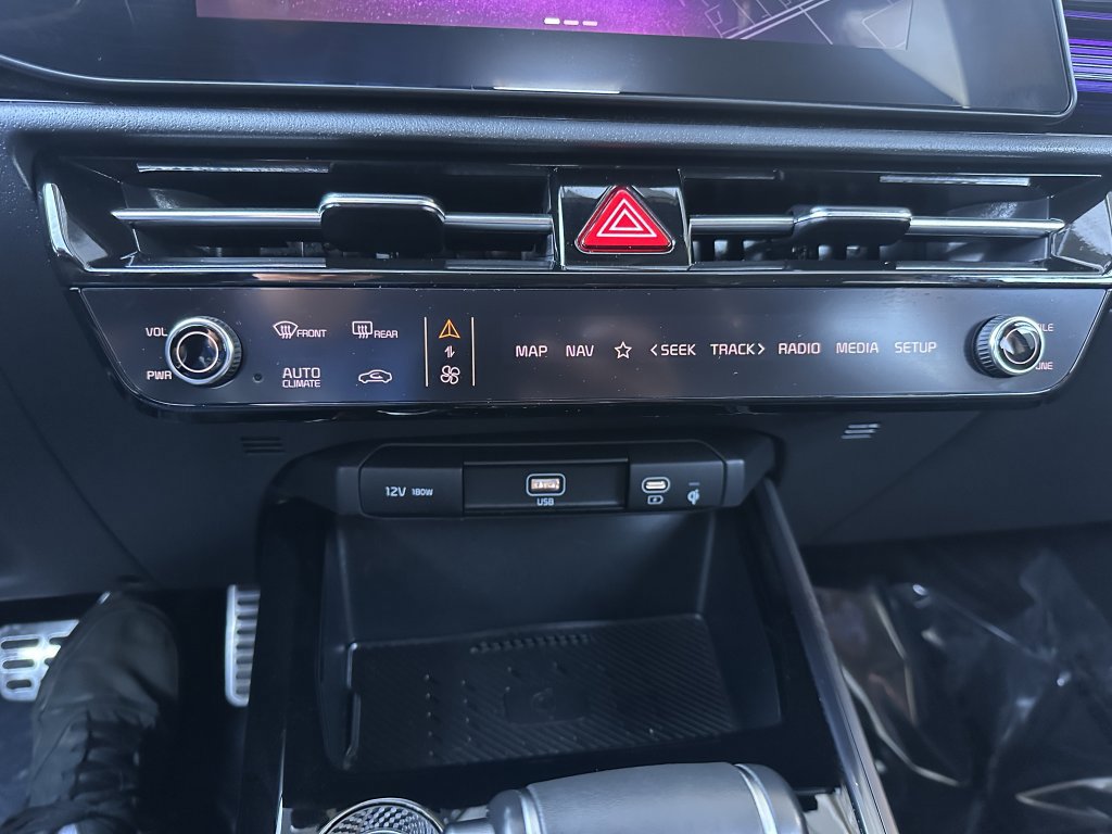 Used 2023 Kia Niro EX Touring image 25