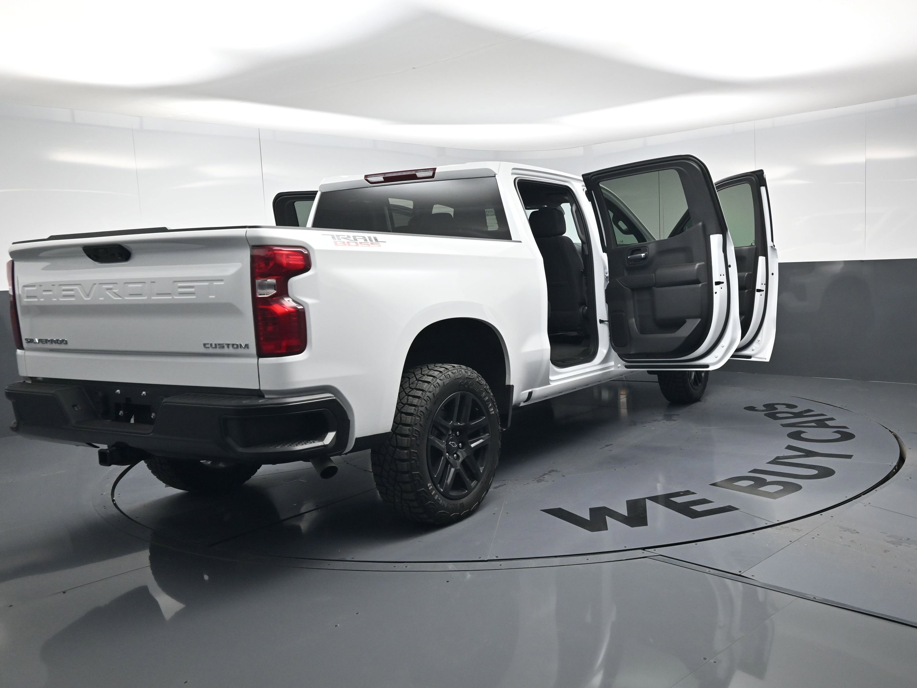 Used 2024 Chevrolet Silverado 1500 Custom Trail Boss w/ LPO, Dark Essentials Package image 42
