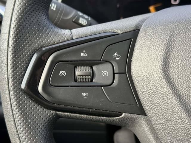 Used 2025 Chevrolet Trax LT FWD image 20