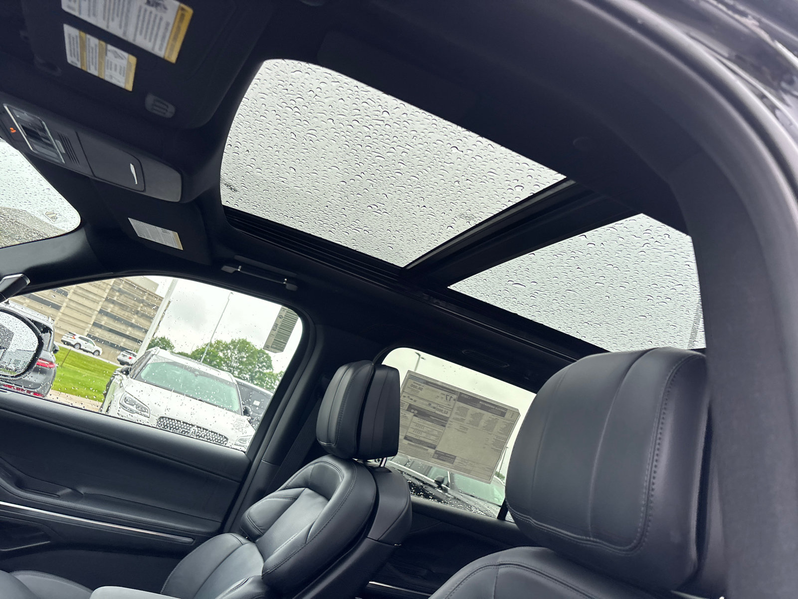 New 2026 Lincoln Navigator Reserve w/ Jet Appearance Package AWD/4WD image 25