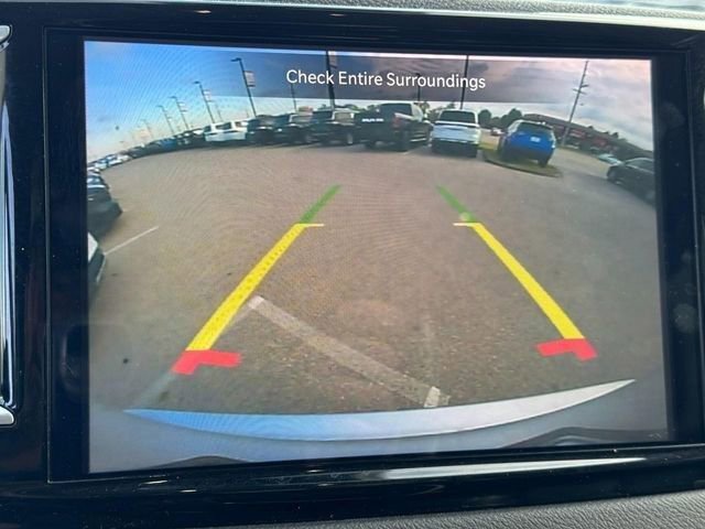 Used 2024 Chrysler Pacifica Touring-L FWD image 25
