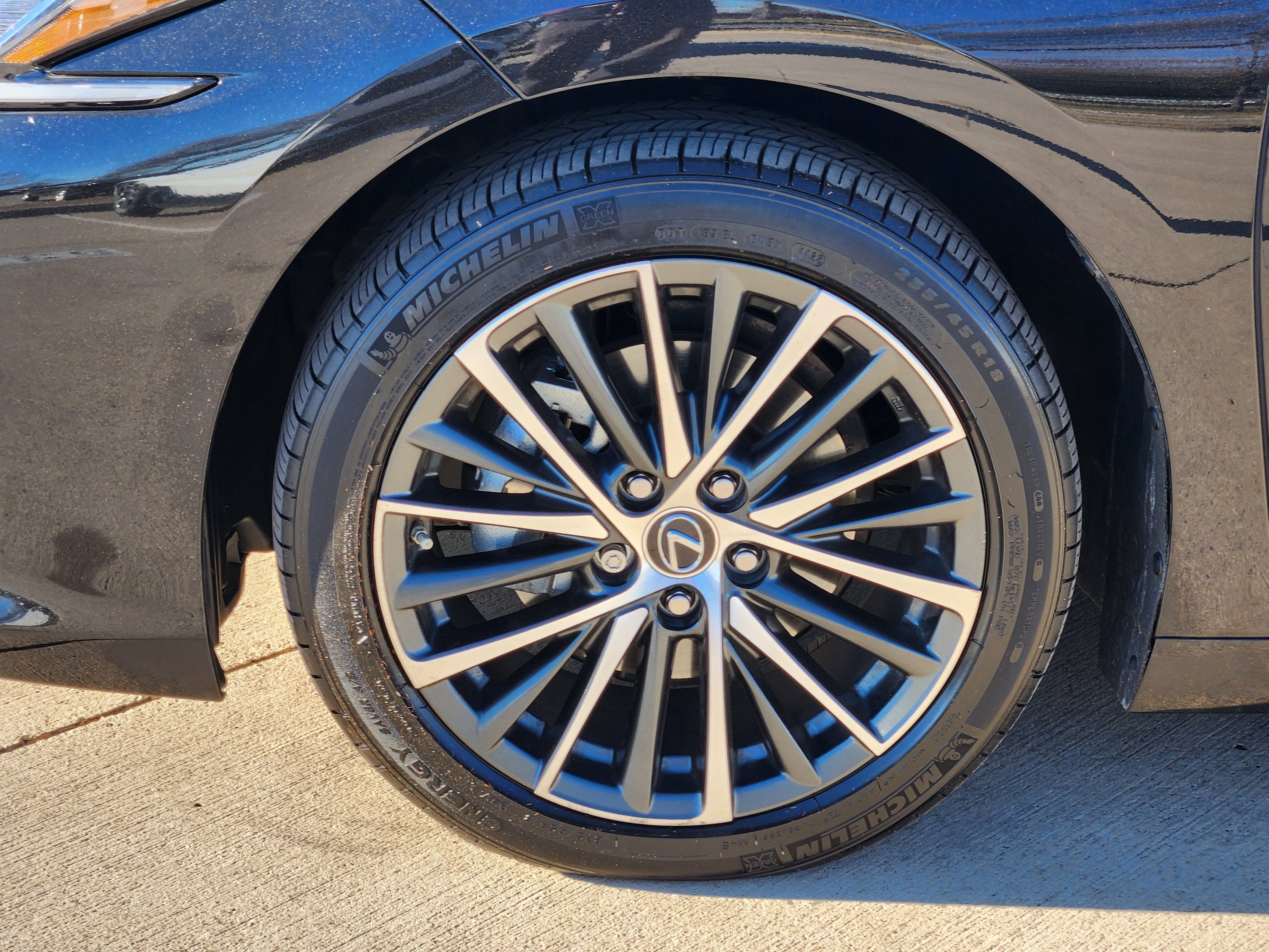 Certified 2023 Lexus ES 350 w/ Premium Package image 10