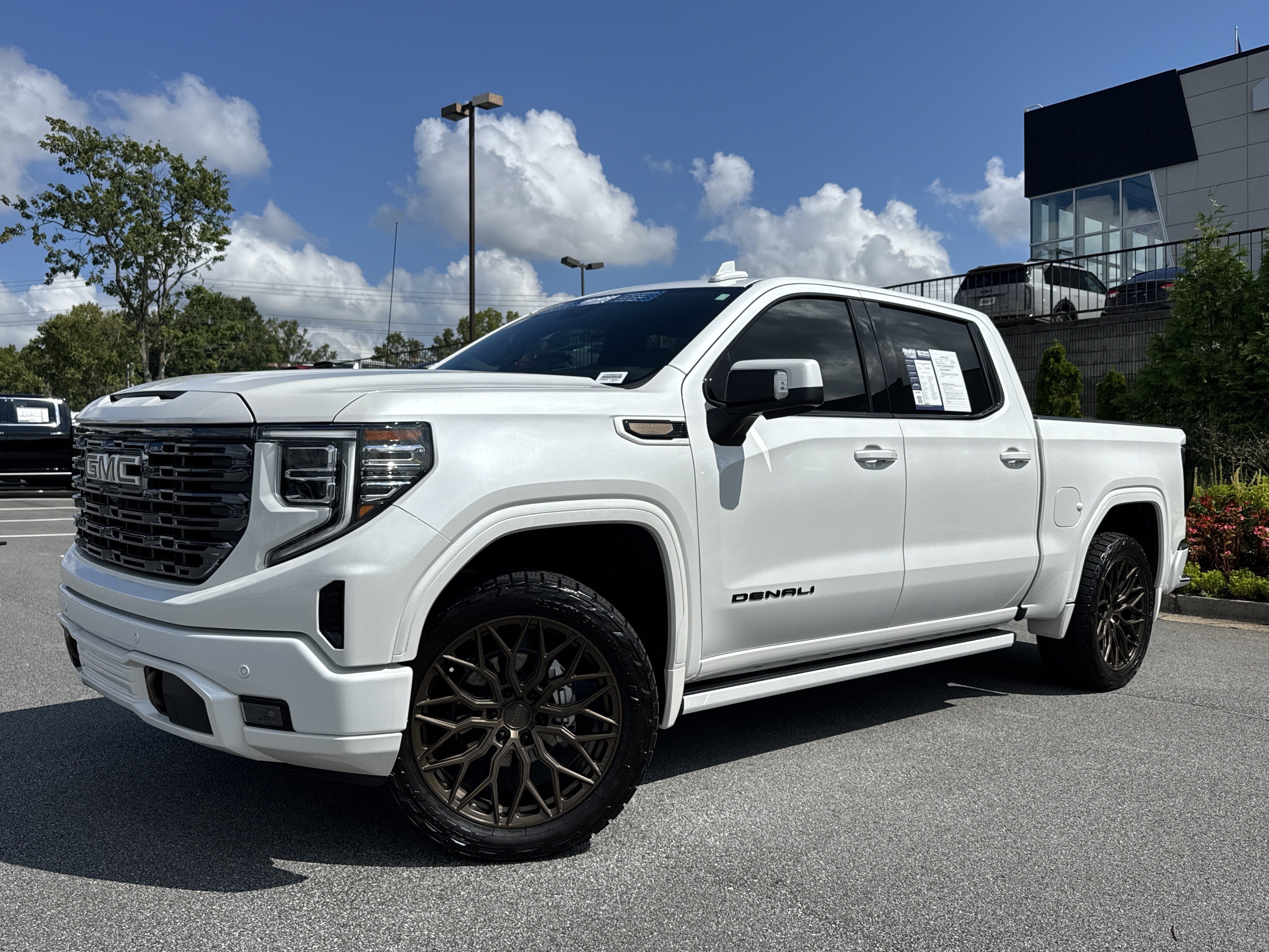 Used 2024 GMC Sierra 1500 Denali Ultimate AWD/4WD image 5