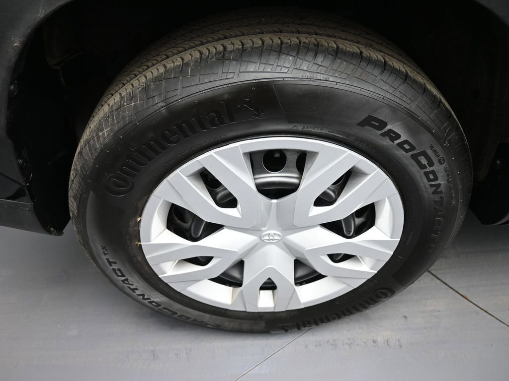 Certified 2025 Toyota Corolla Cross L image 12