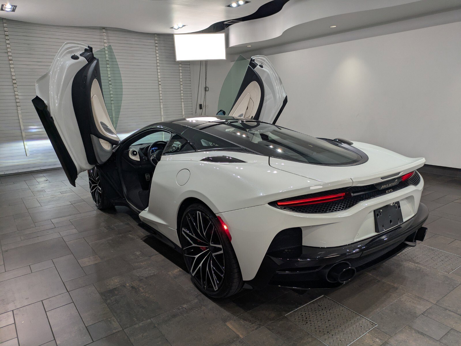 New 2025 McLaren GTS image 26