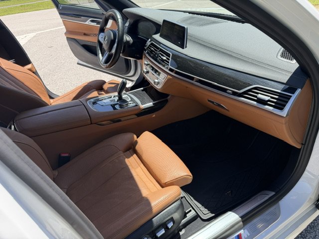 Used 2021 BMW 740i xDrive w/ M Sport Package AWD/4WD image 14