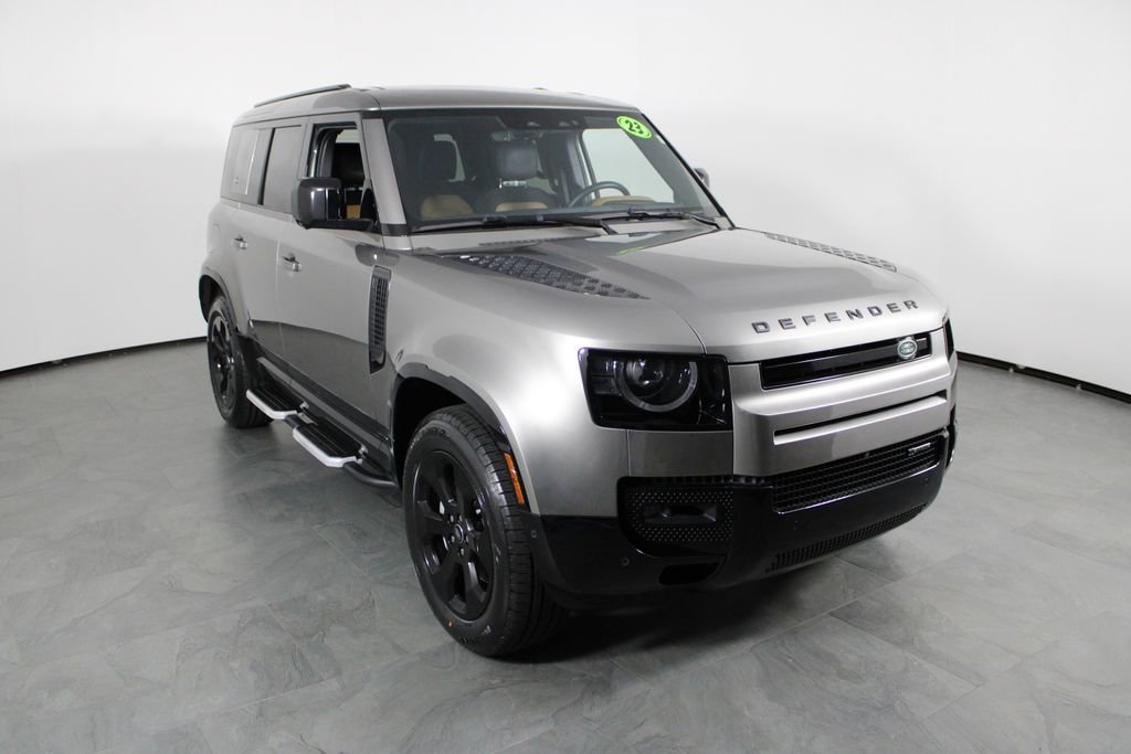 Used 2023 Land Rover Defender 110 X-Dynamic SE AWD/4WD image 4