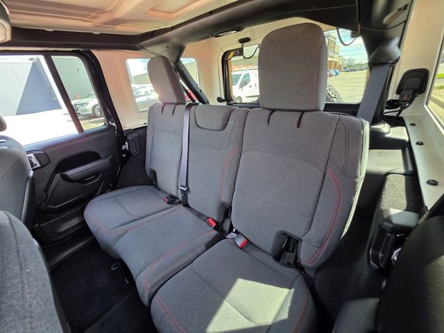 Used 2025 Jeep Wrangler Unlimited Rubicon AWD/4WD image 26