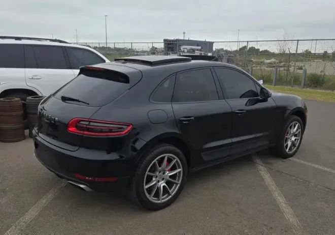 Used 2018 Porsche Macan Sport Edition AWD/4WD image 46