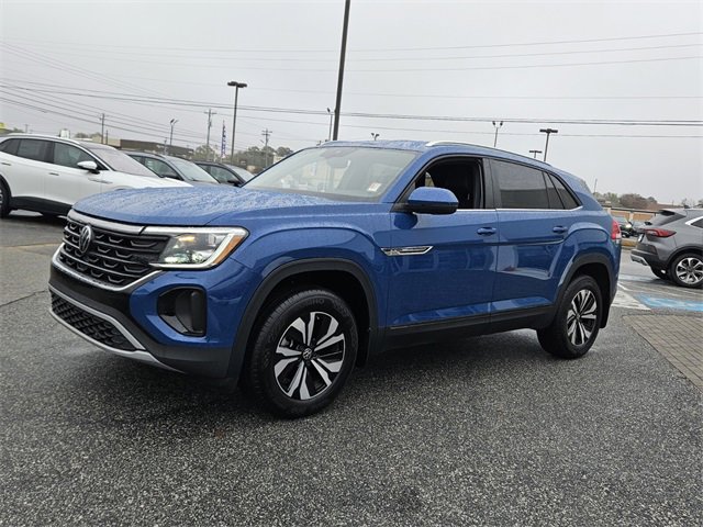 Certified 2025 Volkswagen Atlas Cross Sport SE image 3