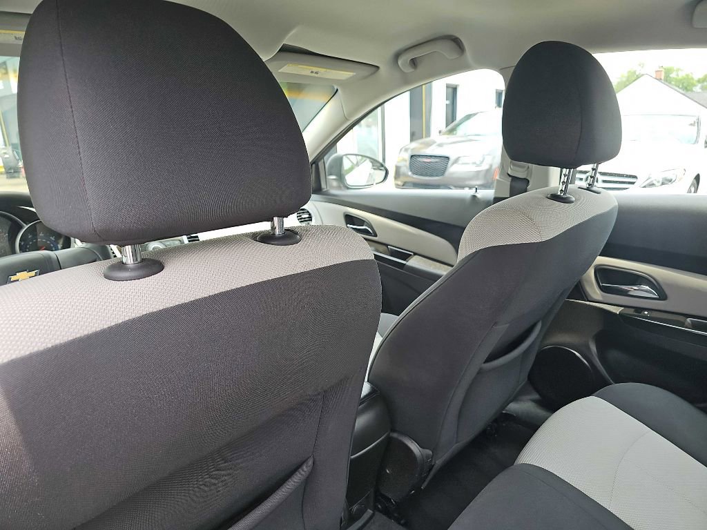 Used 2011 Chevrolet Cruze LS image 40
