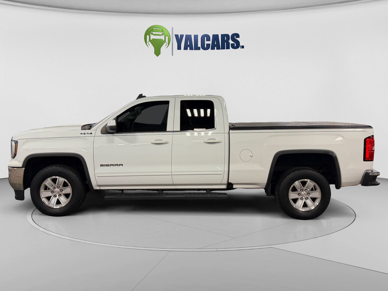 Used 2018 GMC Sierra 1500 SLE w/ SLE Value Package AWD/4WD image 2