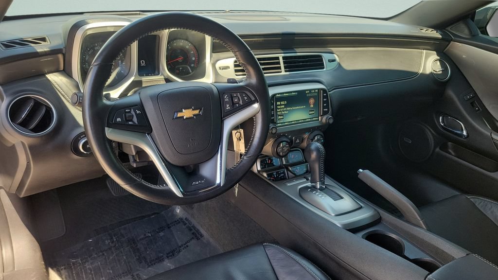 Used 2014 Chevrolet Camaro SS w/ RS Package RWD image 10
