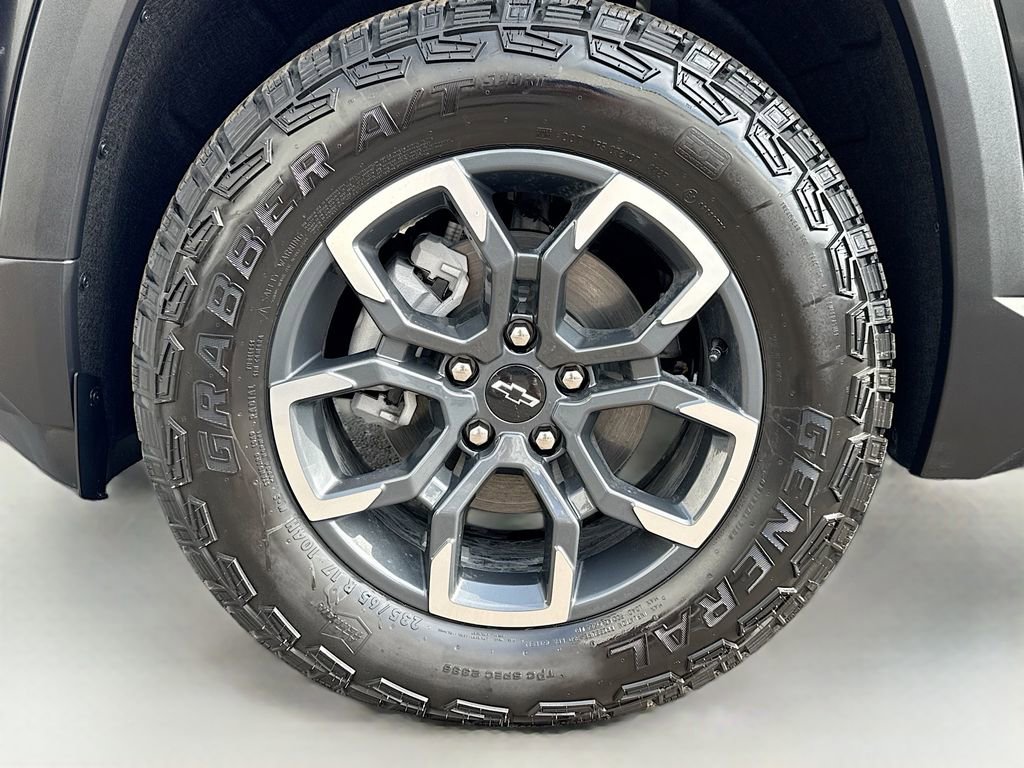 New 2026 Chevrolet Equinox ACTIV w/ Convenience Package III FWD image 31
