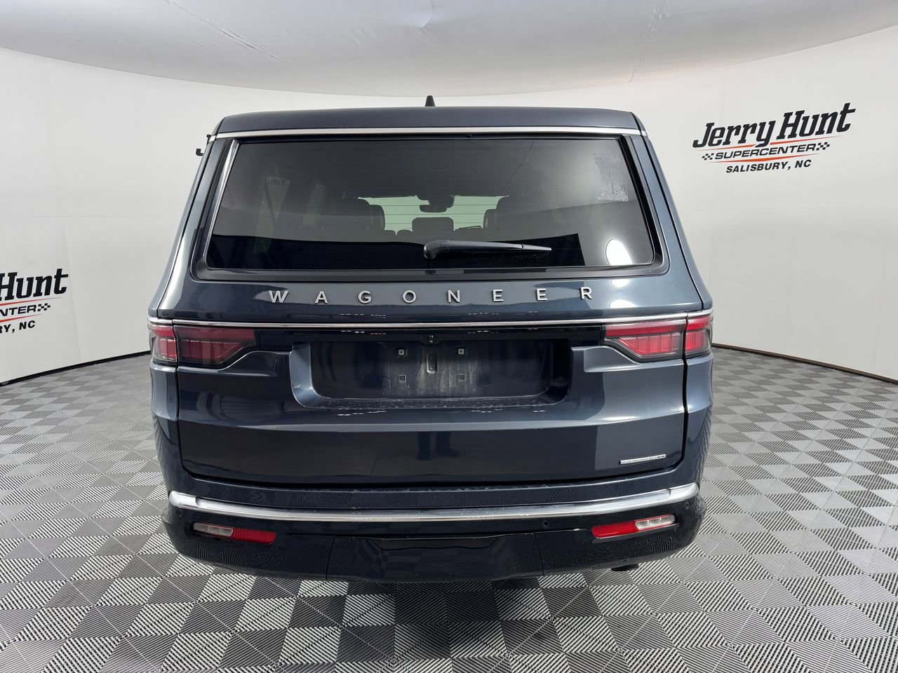 Used 2024 Jeep Wagoneer L Series II w/ Flexible Seating Group image 10