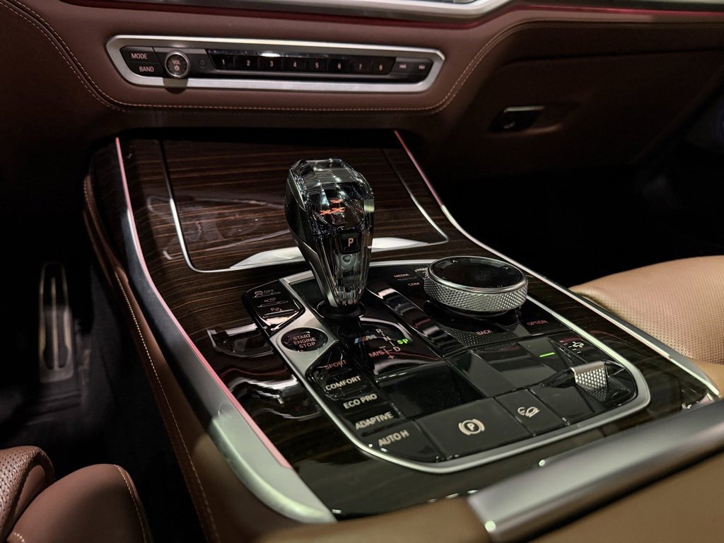 Used 2020 BMW X7 M50i image 16